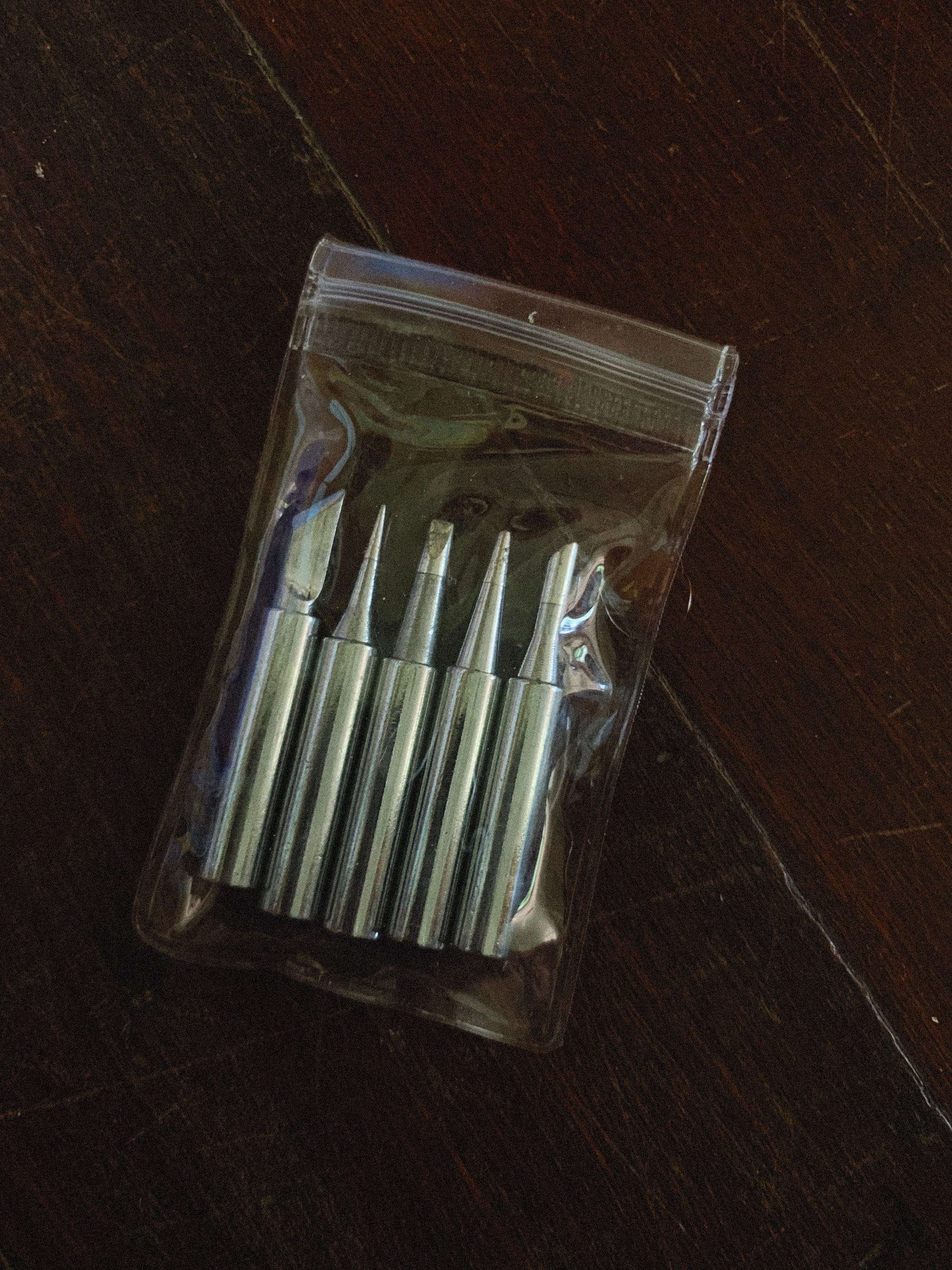 Kit de pontas de reposição para ferro de solda em embalagem transparente